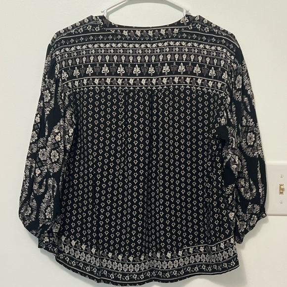 Knox Rose 3/4 sleeve top. Super cute boho vibe. Only worn to work once. - Picture 2 of 4